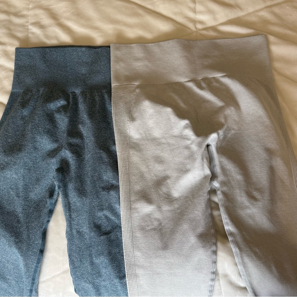 Amazon Leggings in Blue and Light Gray